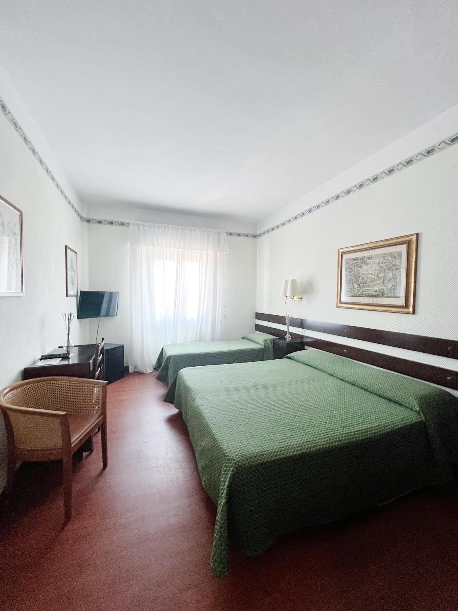 Hotel Piccadilly Лідо-ді-Камайоре Екстер'єр фото