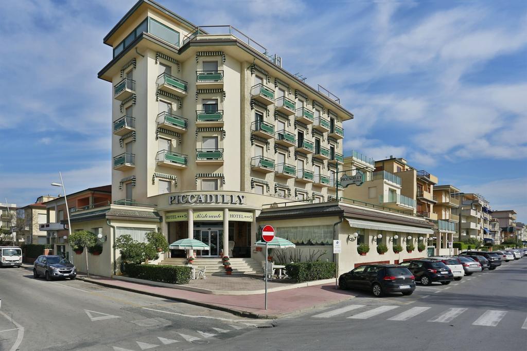 Hotel Piccadilly Лідо-ді-Камайоре Екстер'єр фото